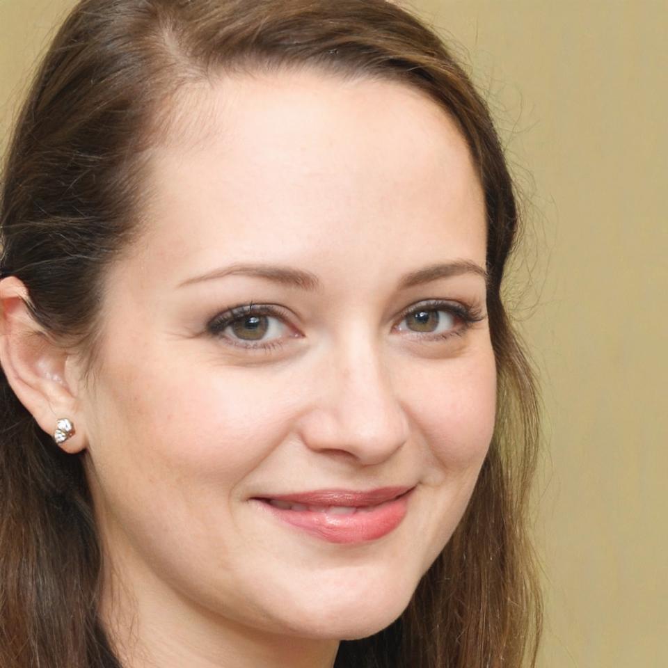 Elena Rossi, Specialista Normative e Compliance